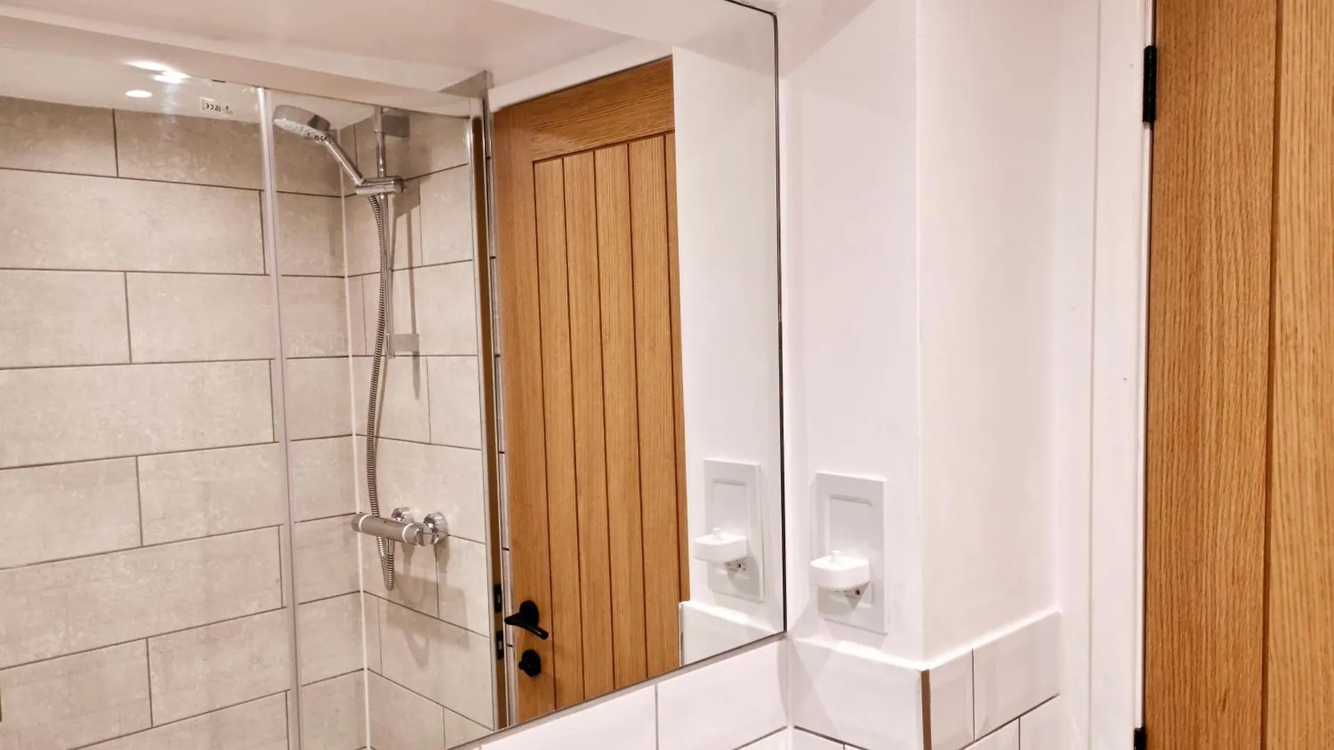 Apartment Grosvenor Place, Exeter - Ideal For Business Travel And Long Stays